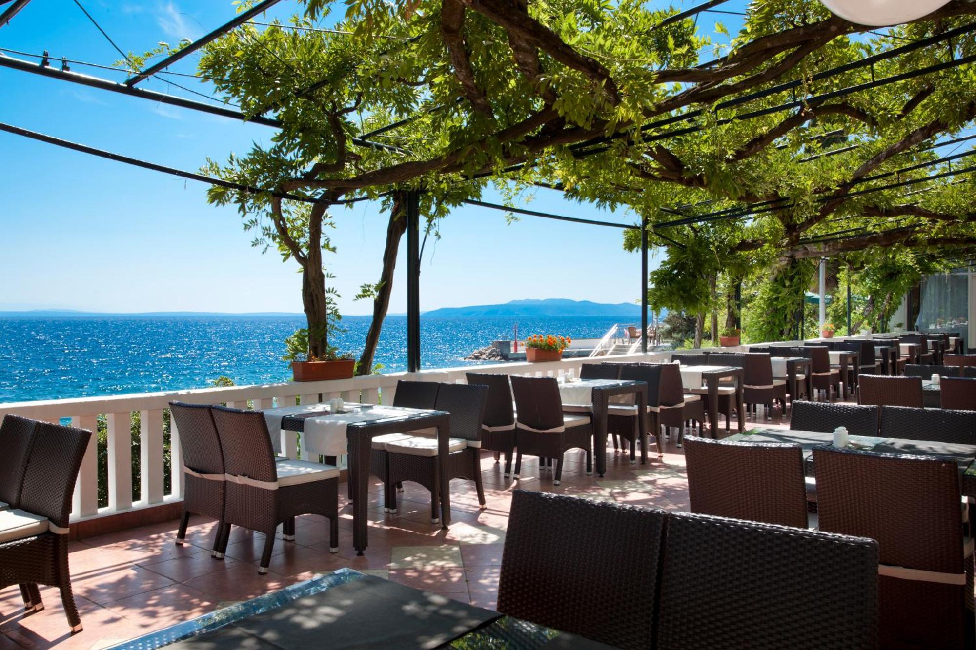 Hotel Kristal - Liburnia Opatija Exterior photo